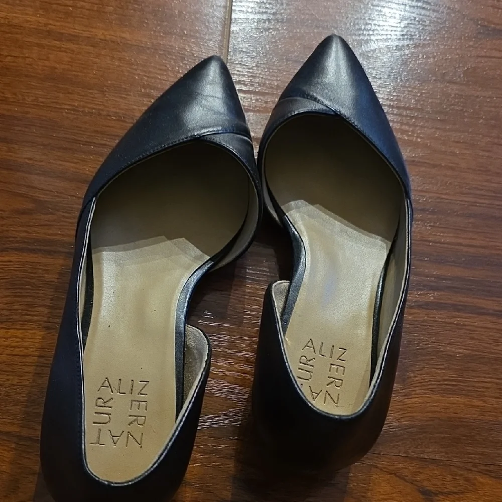 Naturalizer Black Women's Flats - Picture 2 of 6